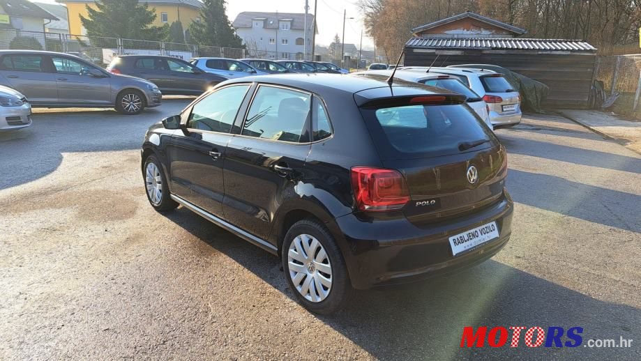 2011' Volkswagen Polo Tdi photo #6