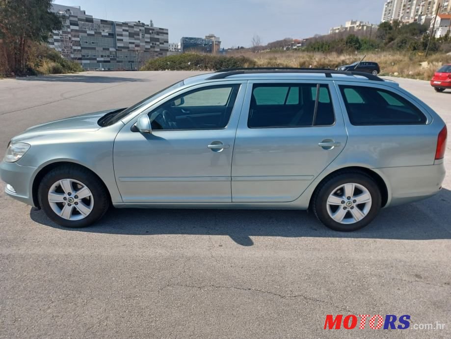 2012' Skoda Octavia Combi photo #4
