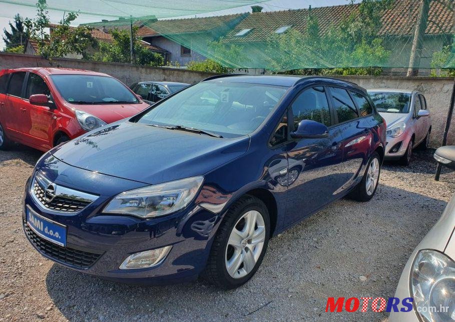 2011' Opel Astra 1,7 Cdti photo #1