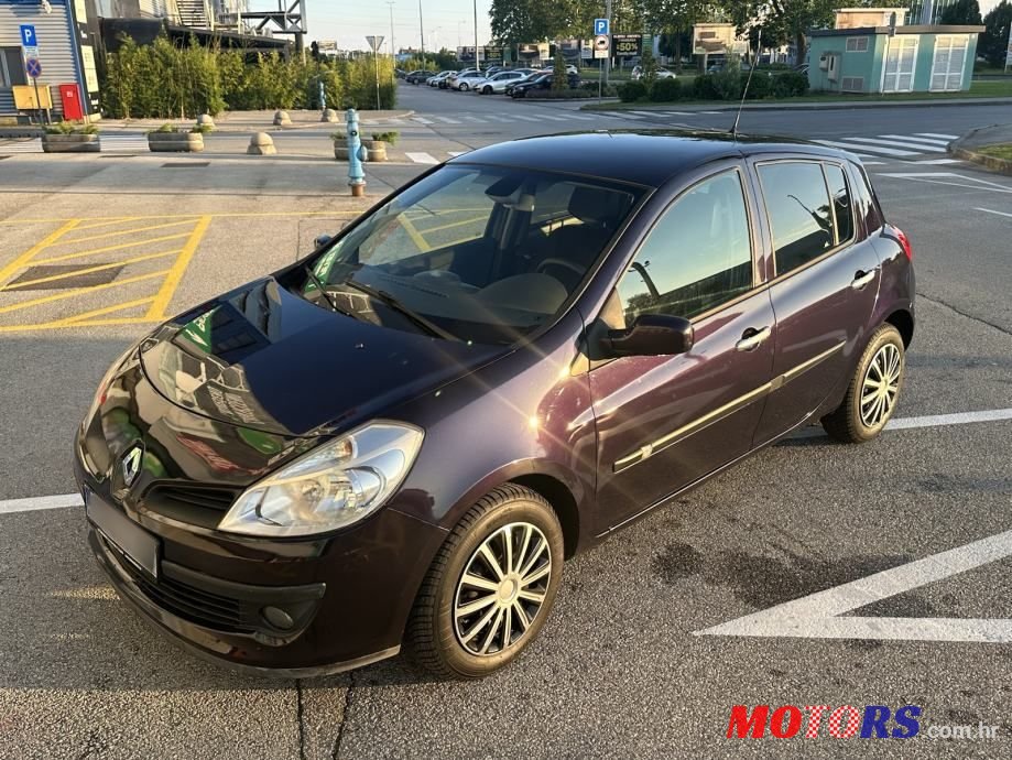 2008' Renault Clio 1,5 Dci photo #1