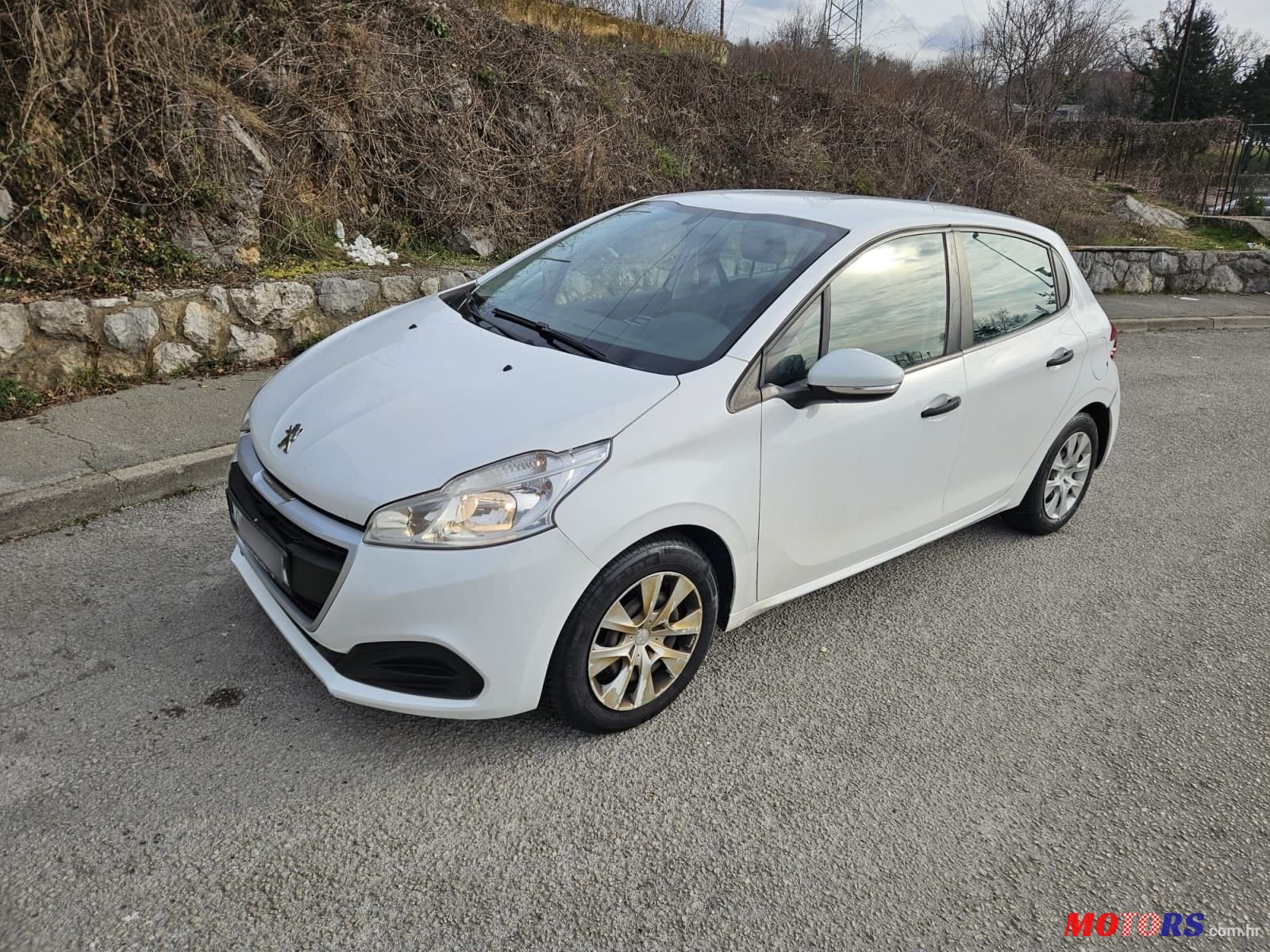 2018' Peugeot 208 1,6 Bluehdi photo #2