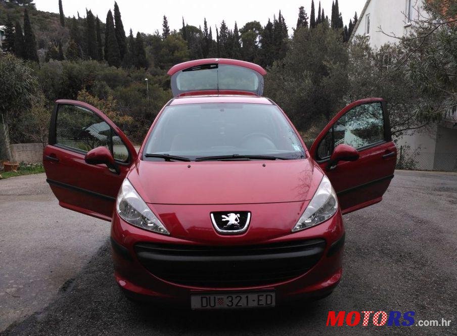 2008' Peugeot 207 1,4 photo #2