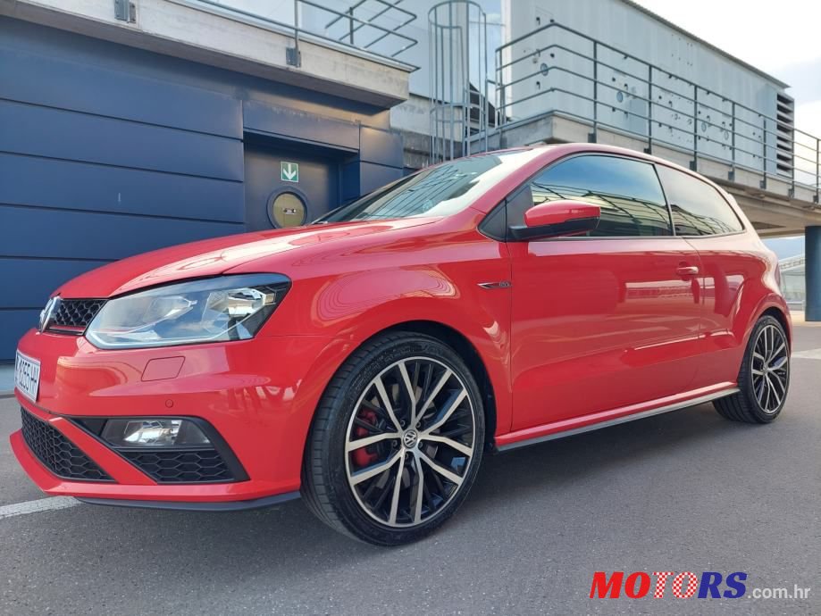 2015' Volkswagen Polo photo #1