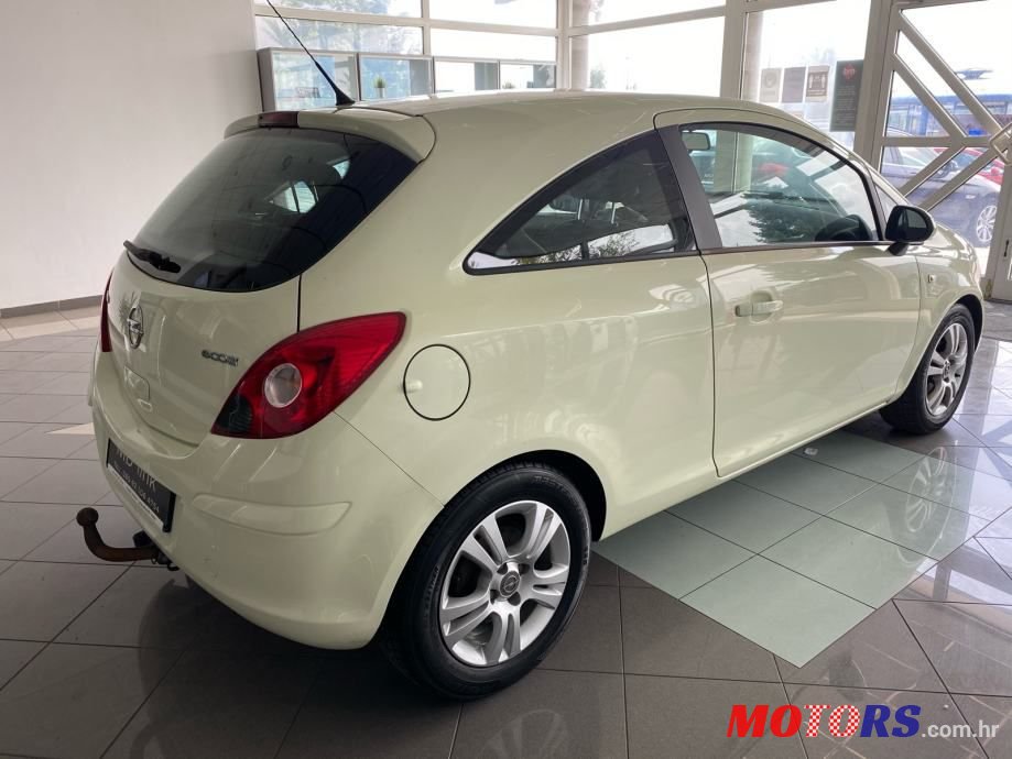 2011' Opel Corsa photo #4