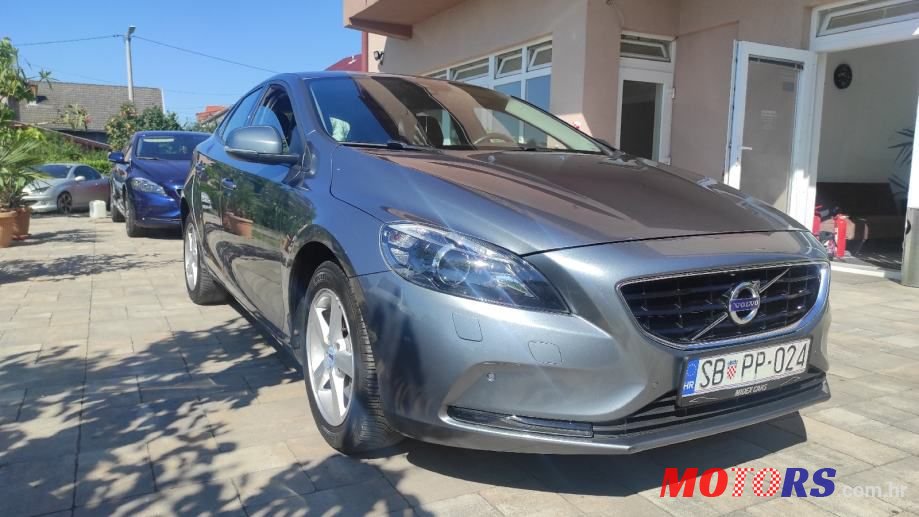 2016' Volvo V40 D3 photo #2