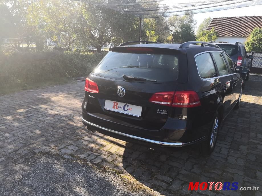 2011' Volkswagen Passat Variant photo #3