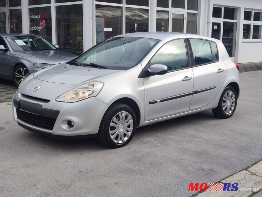 2010' Renault Clio 1,5 Dci photo #4