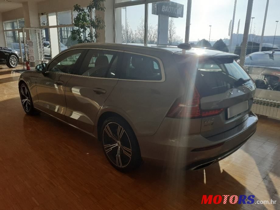 2019' Volvo V60 D4 photo #6