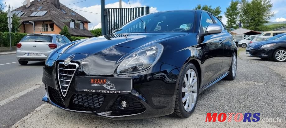 2012' Alfa Romeo Giulietta photo #1