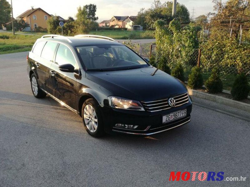 2011' Volkswagen Passat Variant photo #1