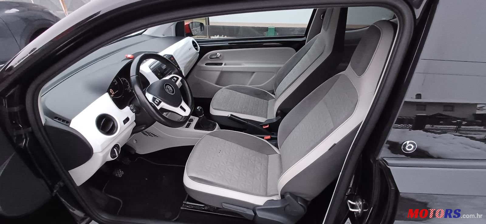 2017' Volkswagen Up! 1,0 photo #4