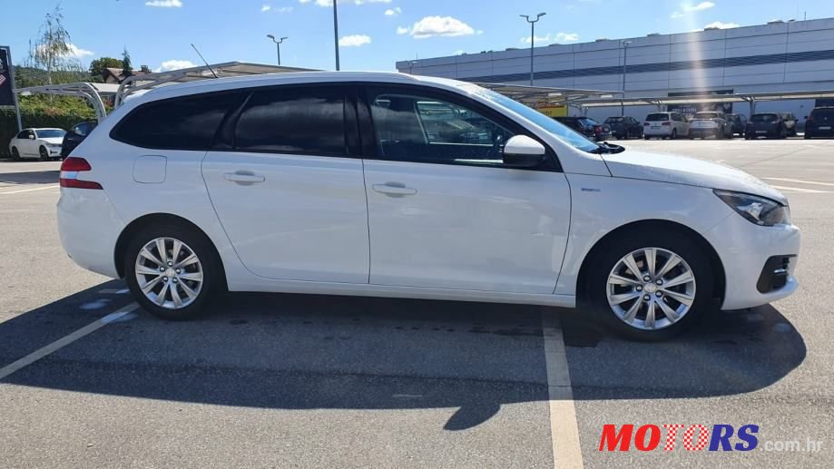 2018' Peugeot 308 Sw photo #3
