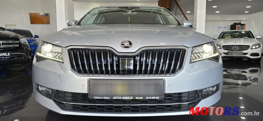 2019' Skoda Superb Combi photo #3
