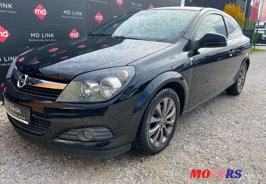 2010' Opel Astra Coupe 1.7 Cdti photo #1