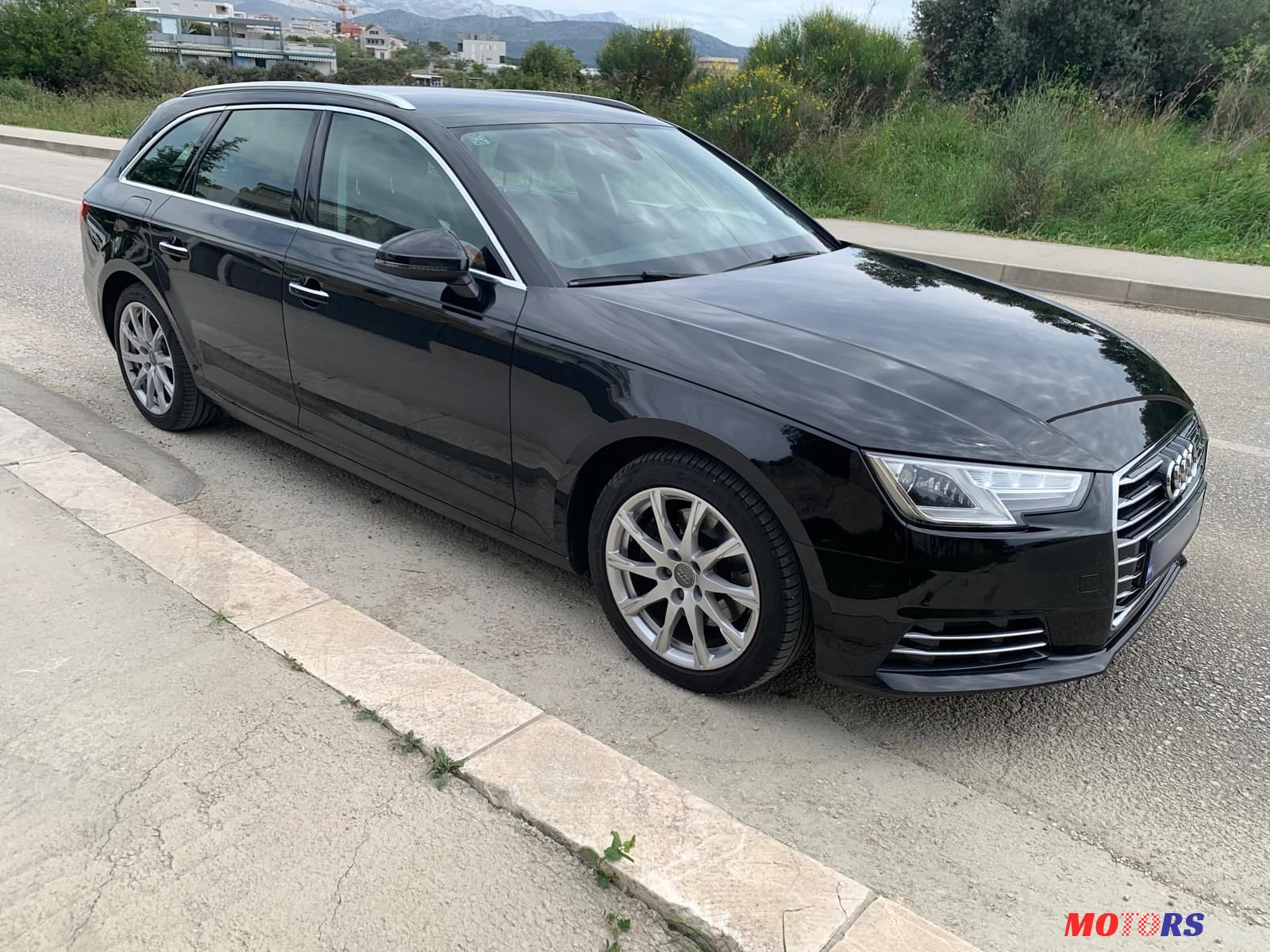 2017' Audi A4 Avant photo #3