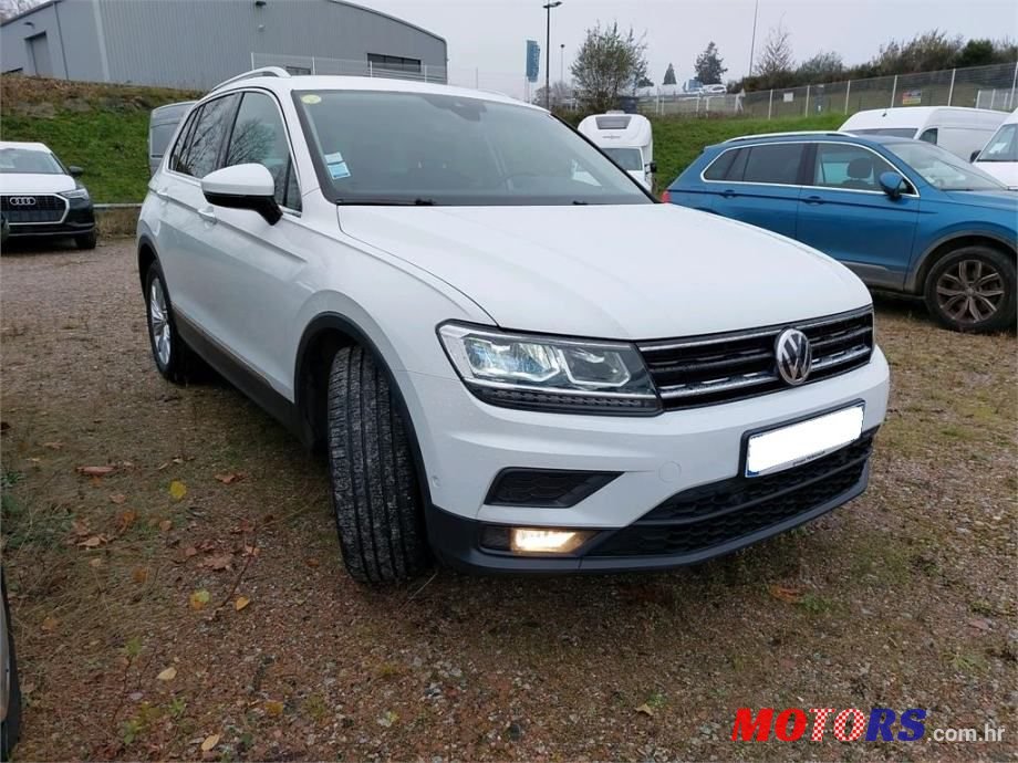 2018' Volkswagen Tiguan photo #2