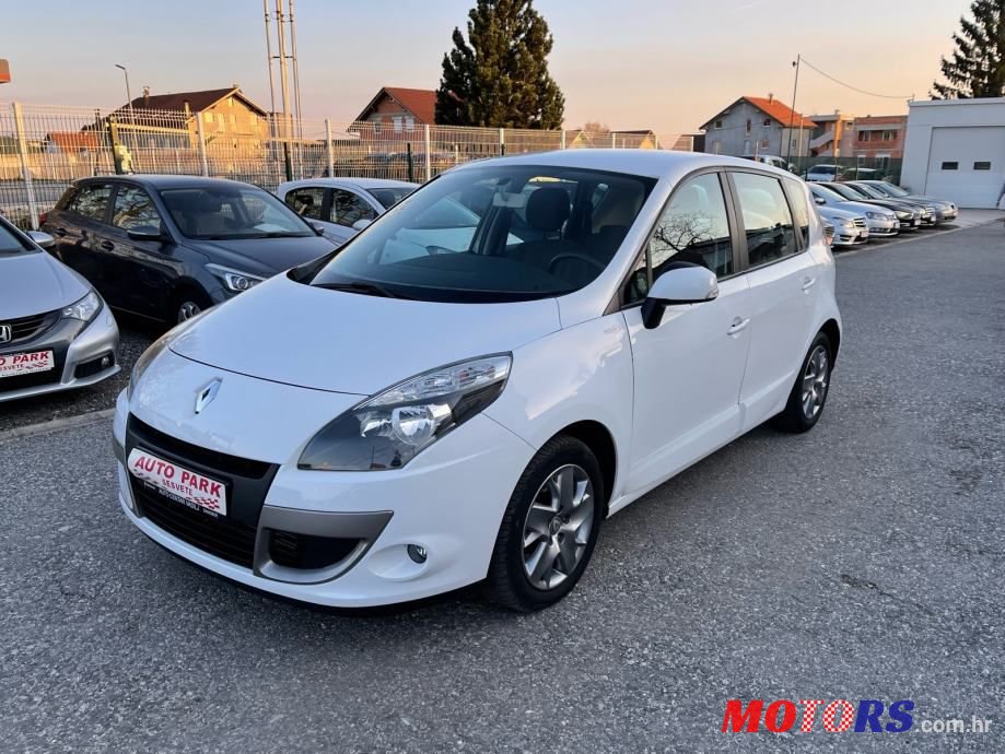 2011' Renault Scenic 1,5 Dci photo #1