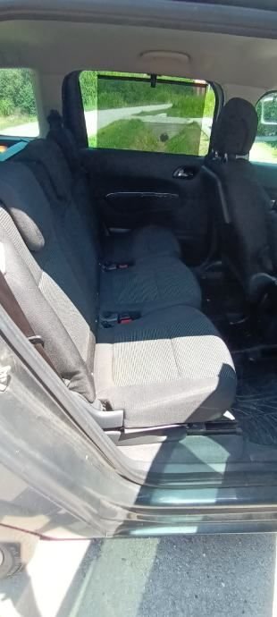 2010' Peugeot 5008 photo #4