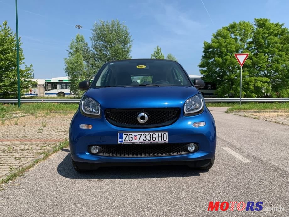 2019' Smart Fortwo photo #2