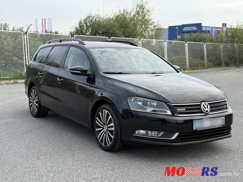 2013' Volkswagen Passat Variant photo #4