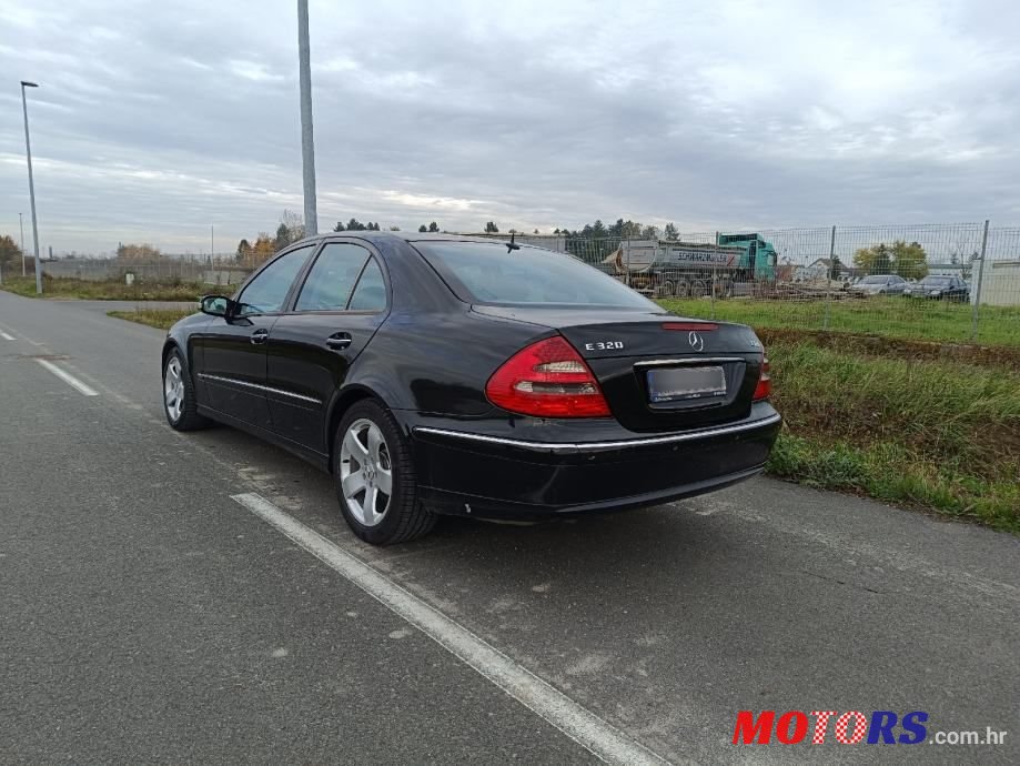 2005' Mercedes-Benz E-Klasa 320 Cdi photo #6