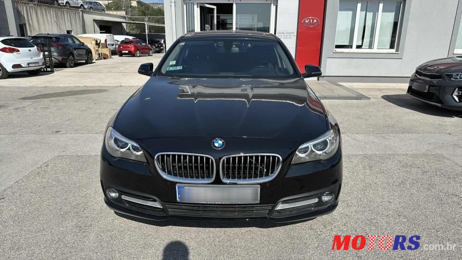 2016' BMW Serija 5 520D All-In-5 photo #3