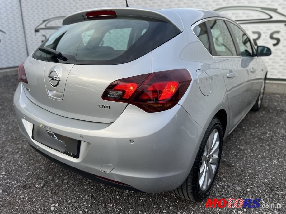 2013' Opel Astra 1,7 Cdti Classic photo #5