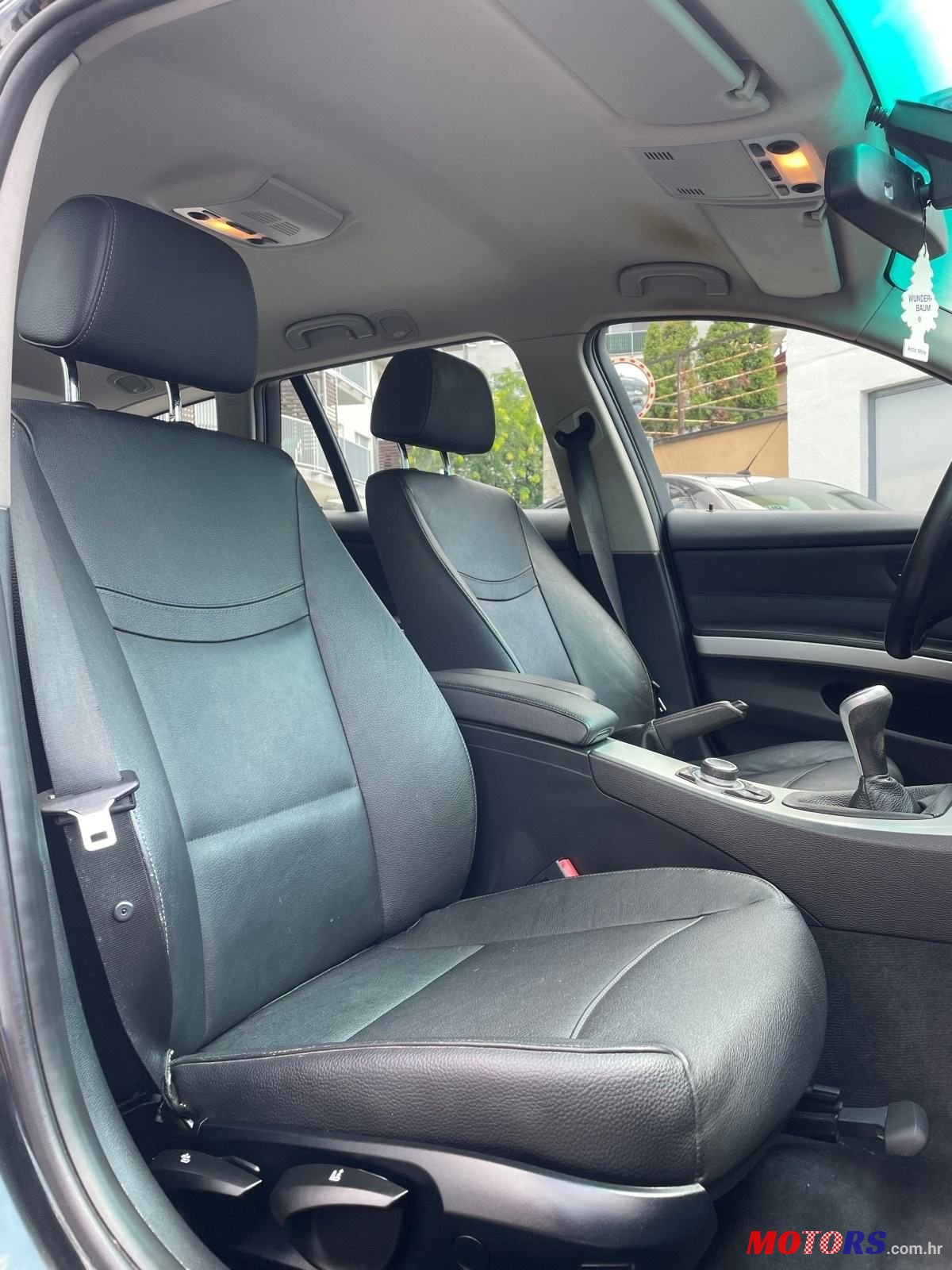 2010' BMW Serija 3 318D photo #6