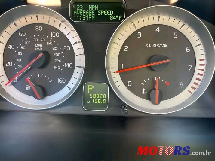 2011' Volvo V70 Convertible photo #4