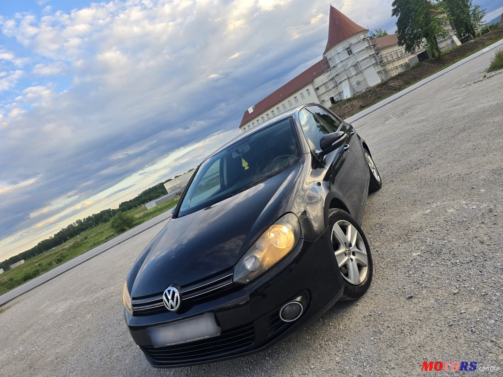 2010' Volkswagen Golf VI 1.6 photo #1