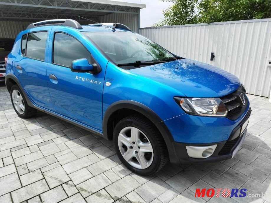 2014' Dacia Sandero Prestige photo #1