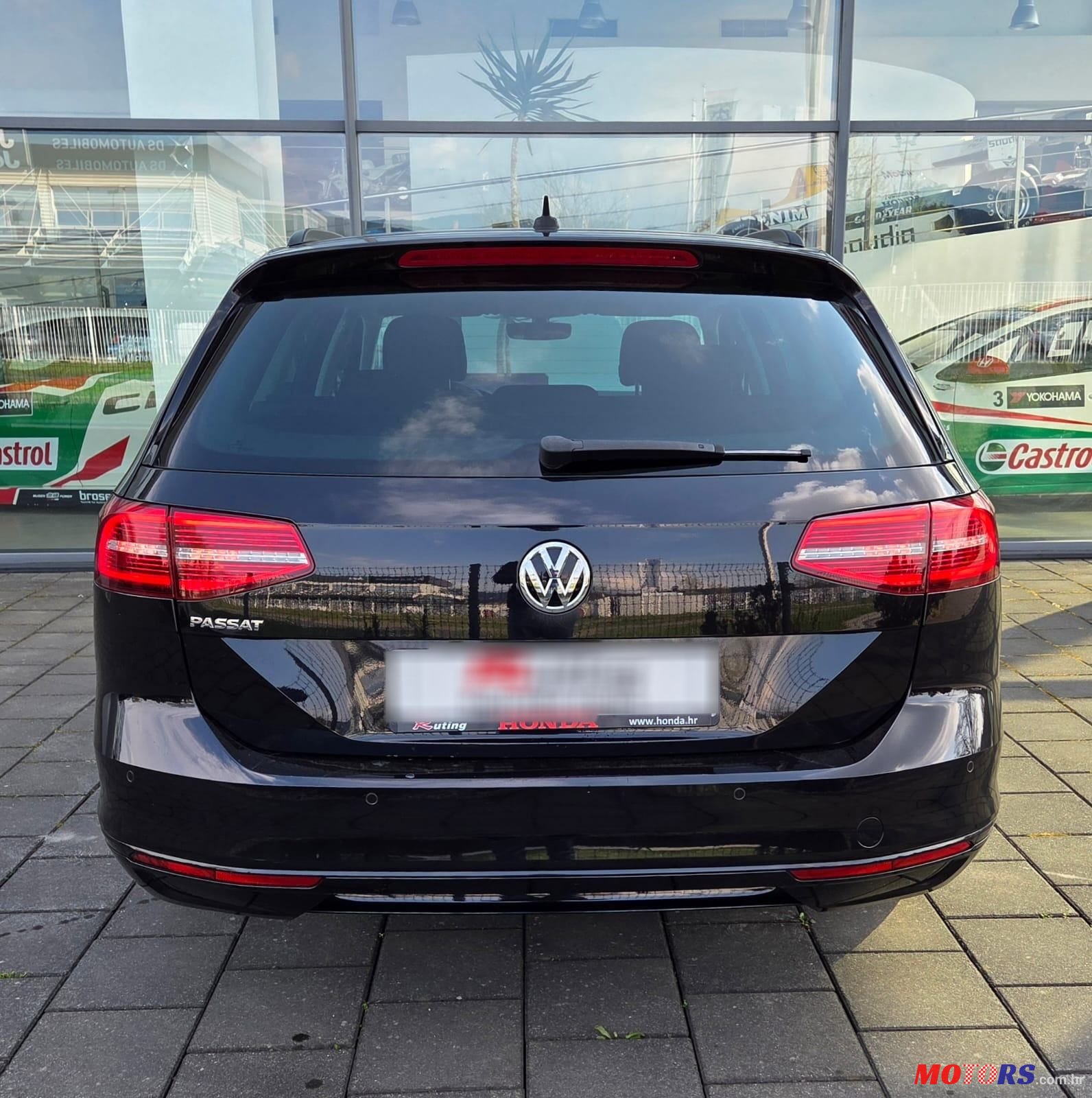 2019' Volkswagen Passat Variant photo #5