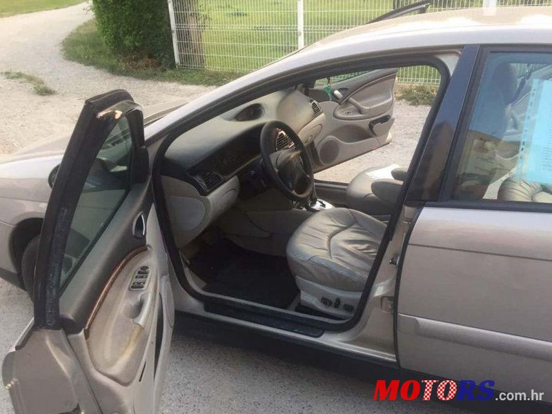 2004' Citroen C5 2,2 Hdi 16V Sx photo #1