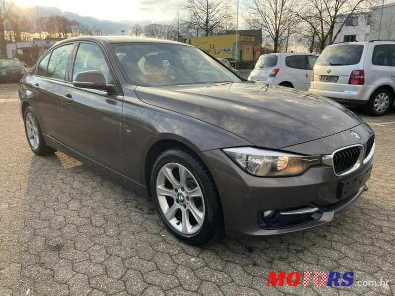 2015' BMW Serija 3 316D photo #2