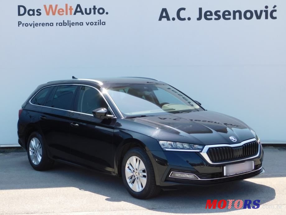 2021' Skoda Octavia Combi photo #3