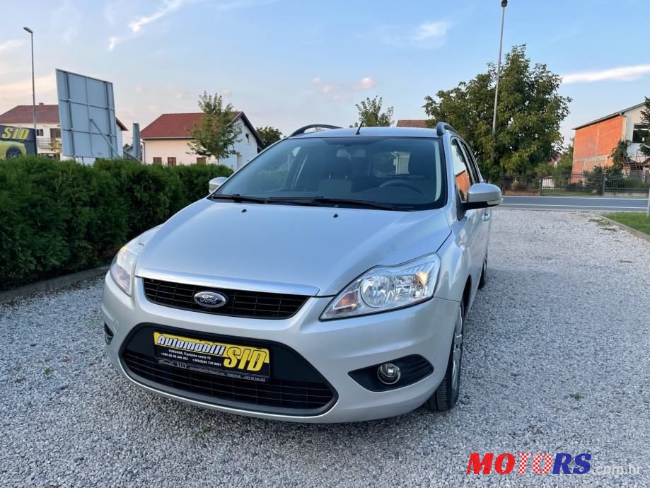 2010' Ford Focus Karavan photo #2