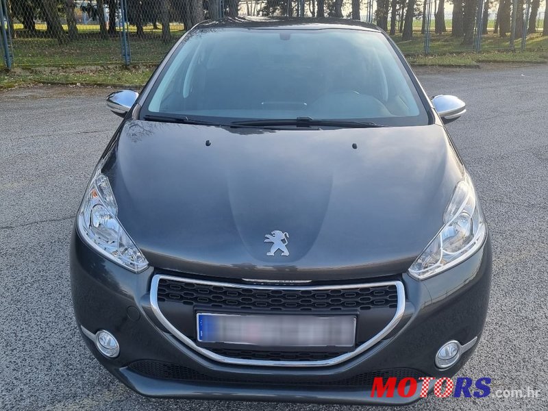 2015' Peugeot 208 1,2 Puretech photo #3
