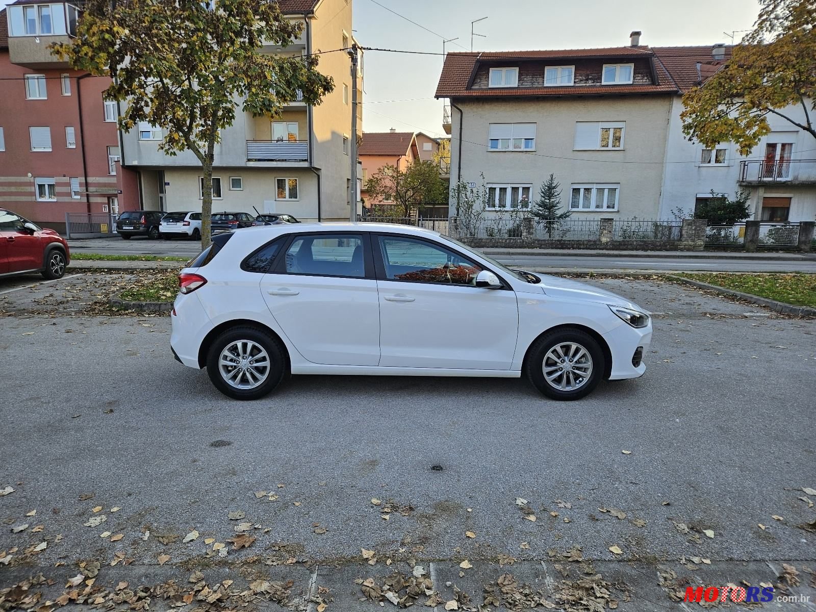 2020' Hyundai i30 1.0 T-Gdi photo #6