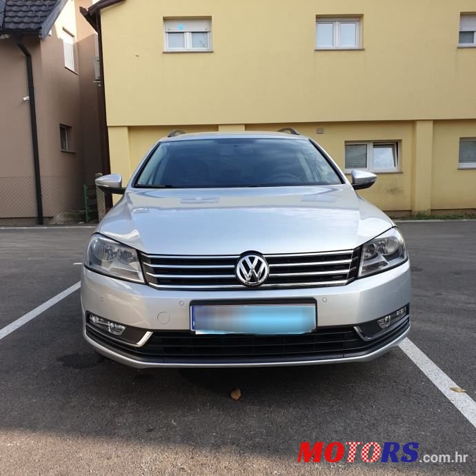 2013' Volkswagen Passat Variant photo #1