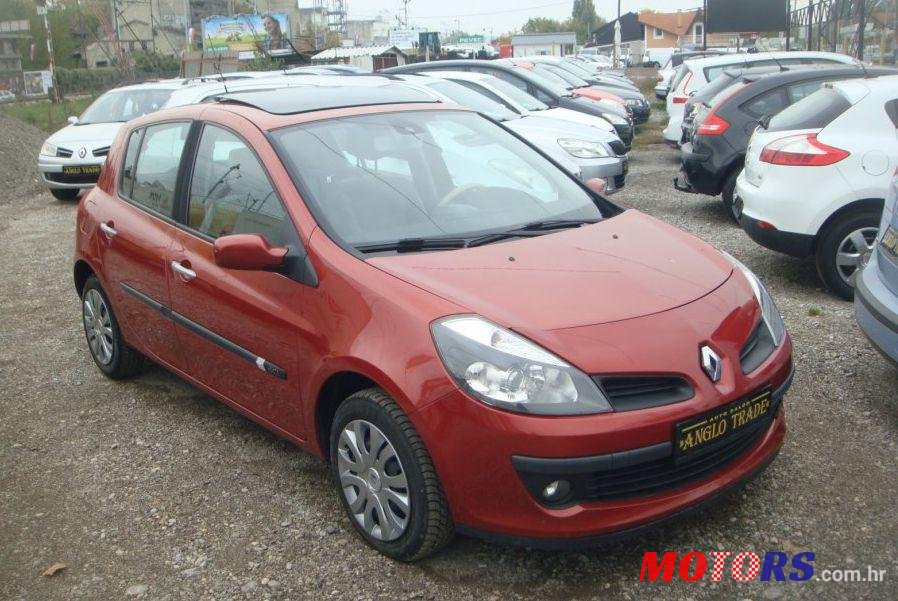 2005' Renault Clio 1,5 Dci photo #1