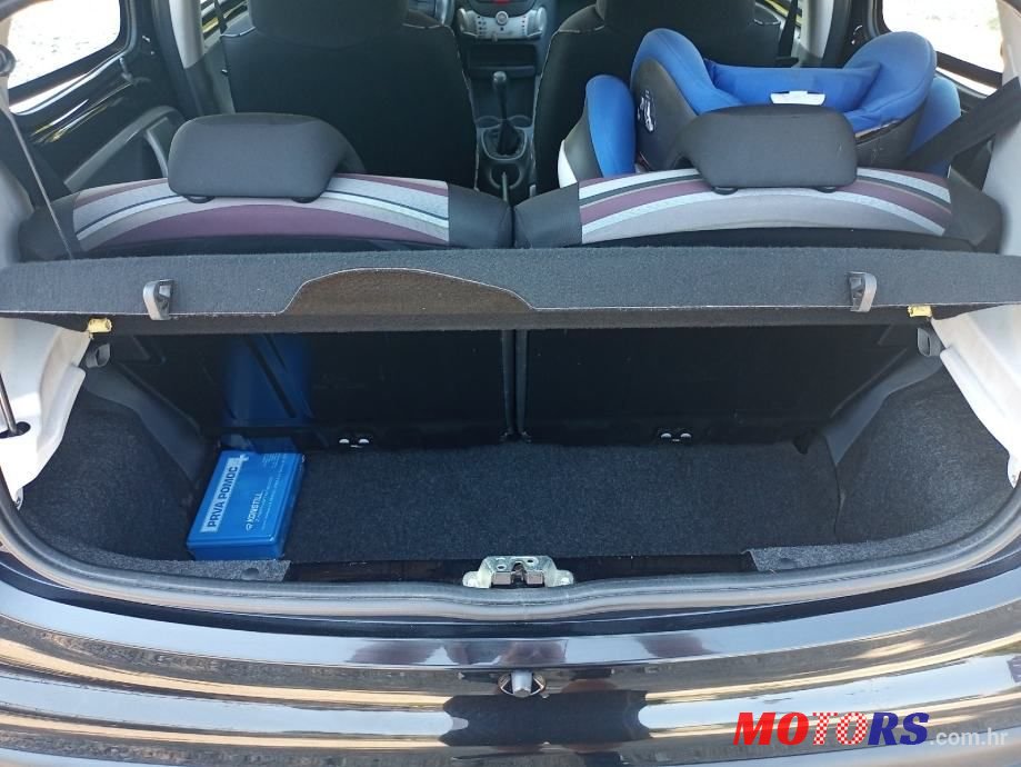 2012' Citroen C1 photo #5