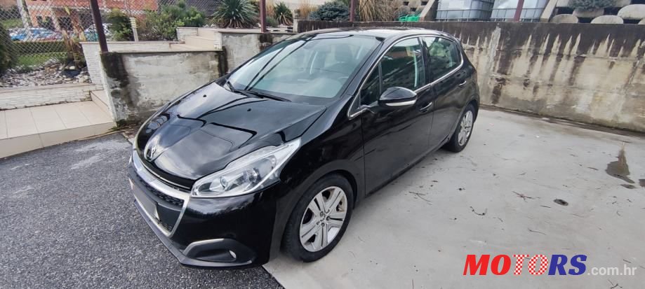 2015' Peugeot 208 1,6 Bluehdi photo #2