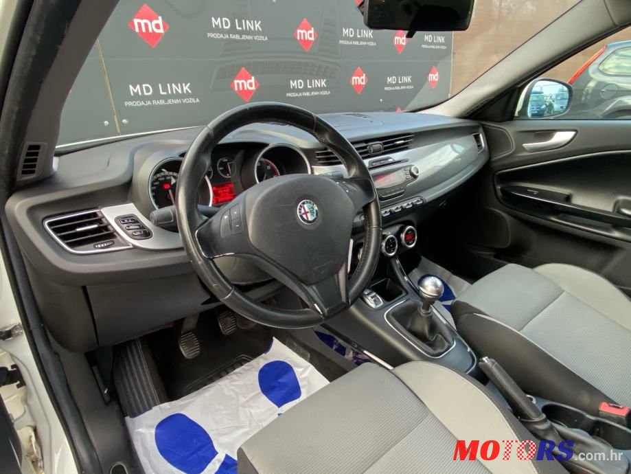 2010' Alfa Romeo Giulietta 1,6 photo #6