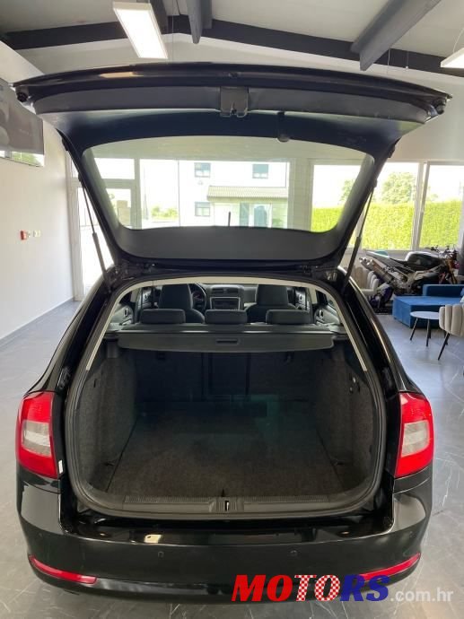 2011' Skoda Octavia Combi photo #6