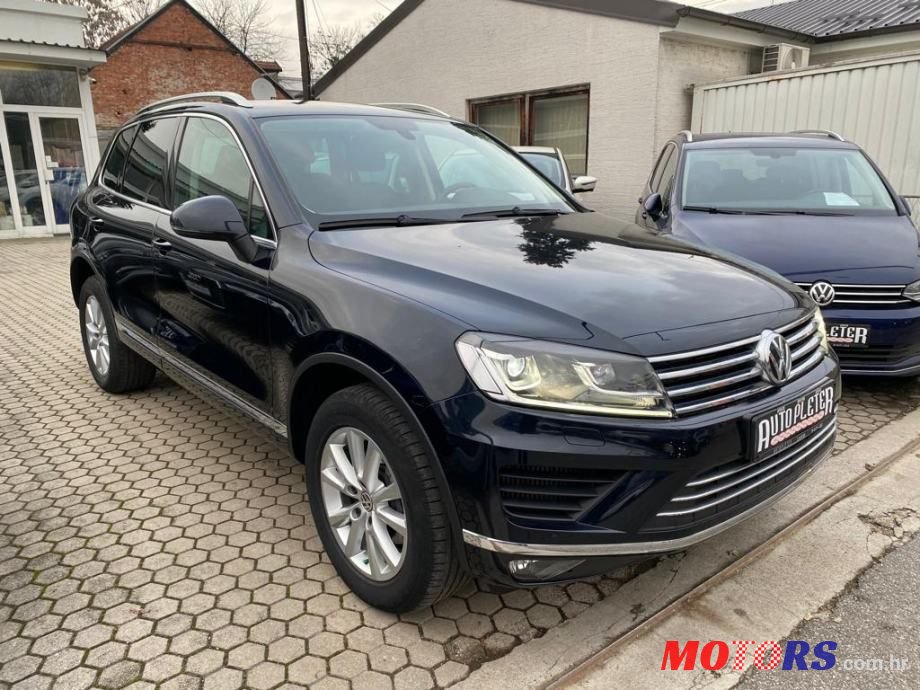 2018' Volkswagen Touareg photo #3