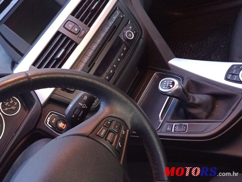 2016' BMW Serija 3 320D photo #6