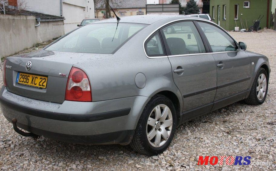 2003' Volkswagen Passat 1,9 Tdi photo #2