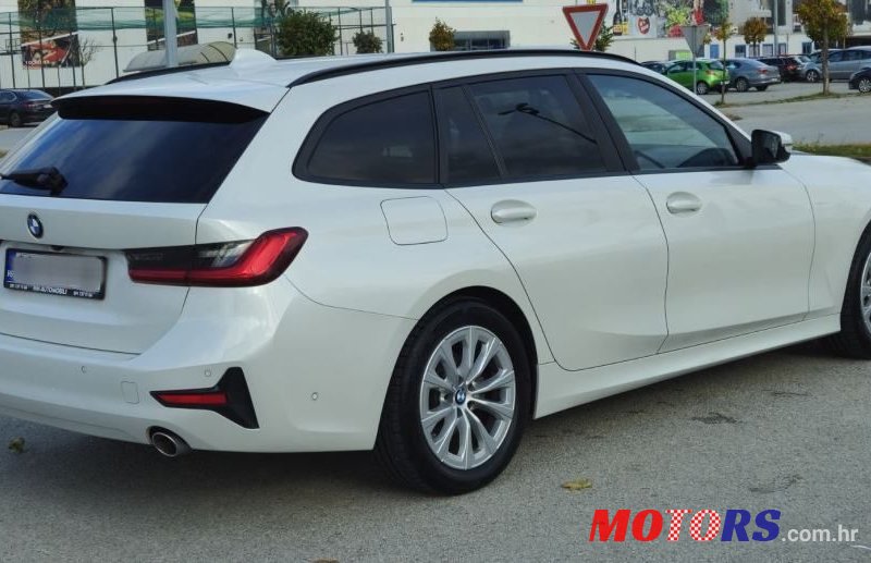 2021' BMW Serija 3 318D Touring photo #6