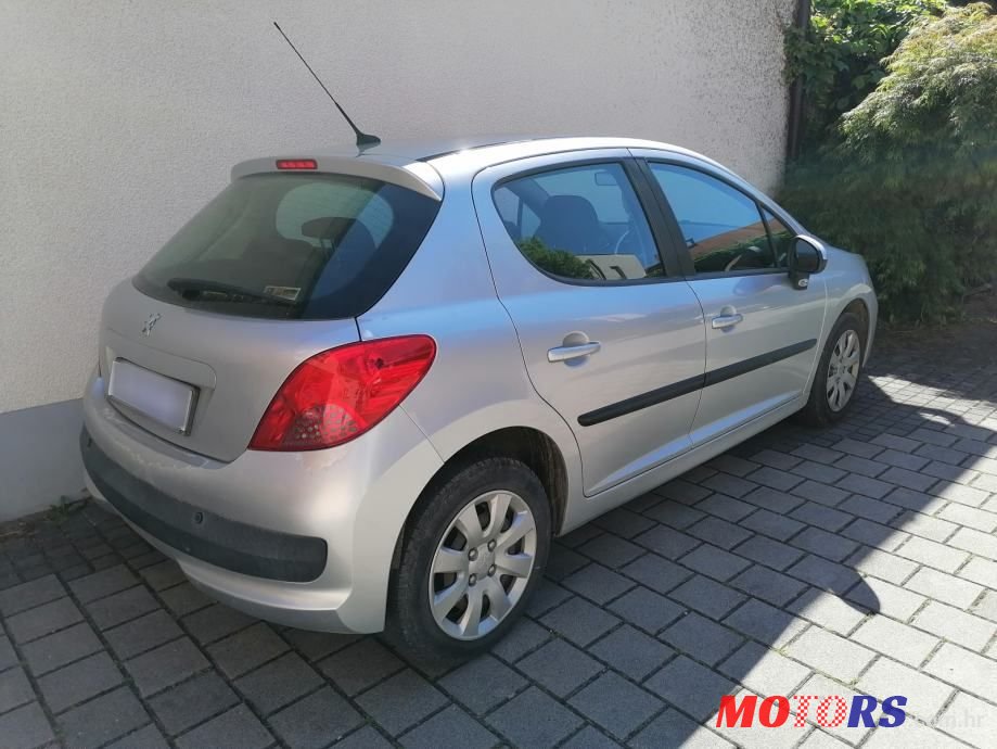 2007' Peugeot 207 1,4 16V photo #3