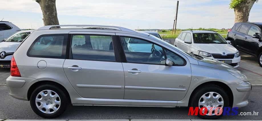 2008' Peugeot 307 Sw photo #6